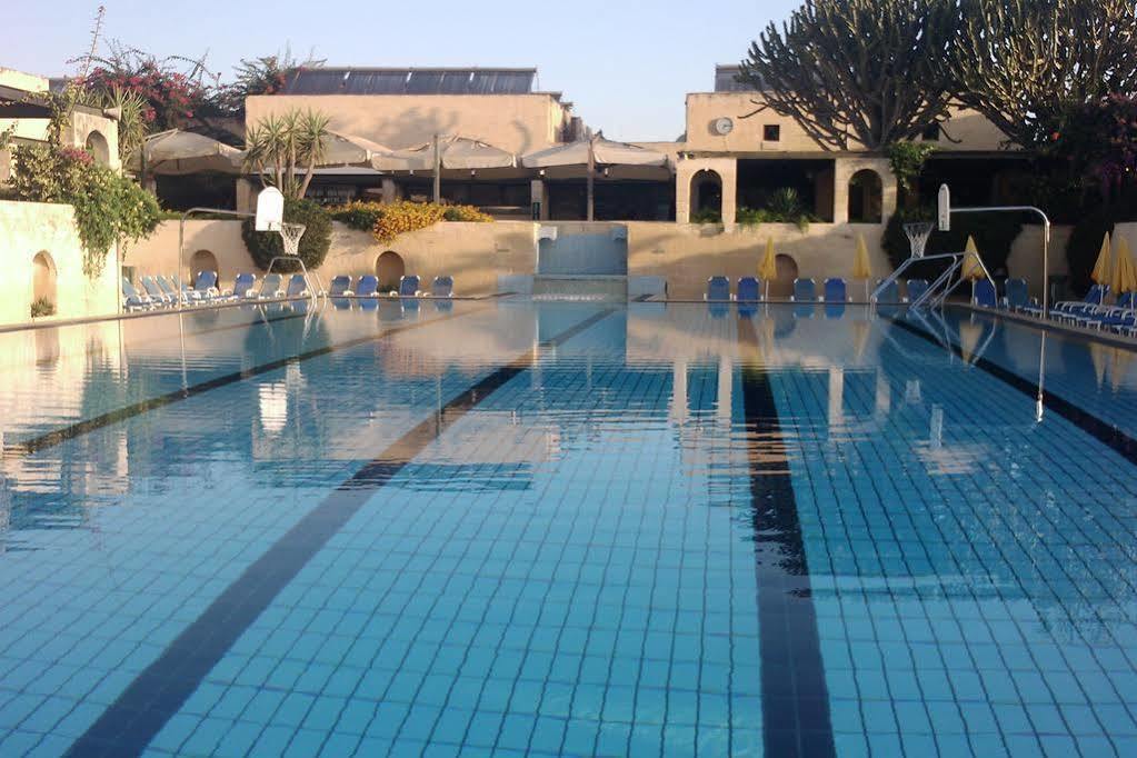 Mellieha Holiday Centre Екстериор снимка