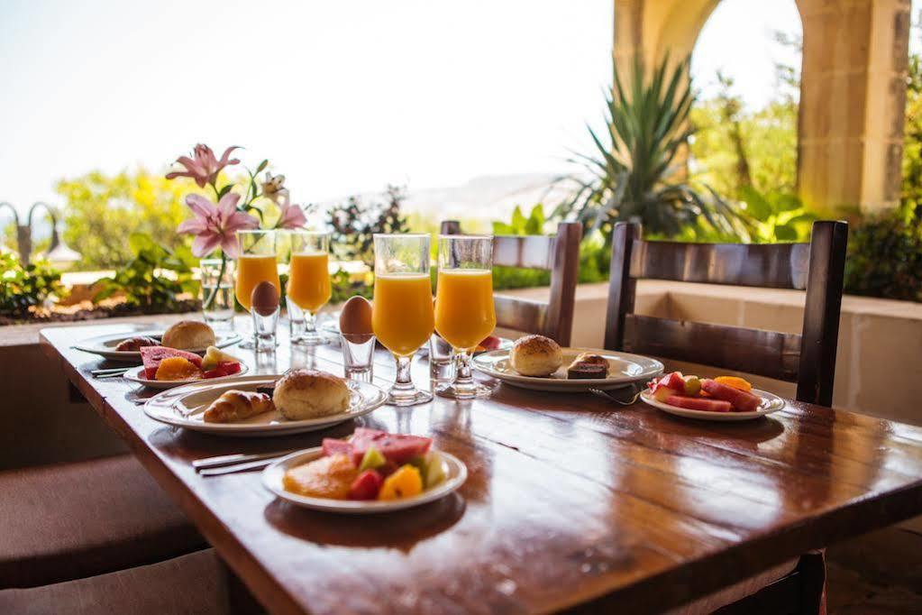 Mellieha Holiday Centre Екстериор снимка