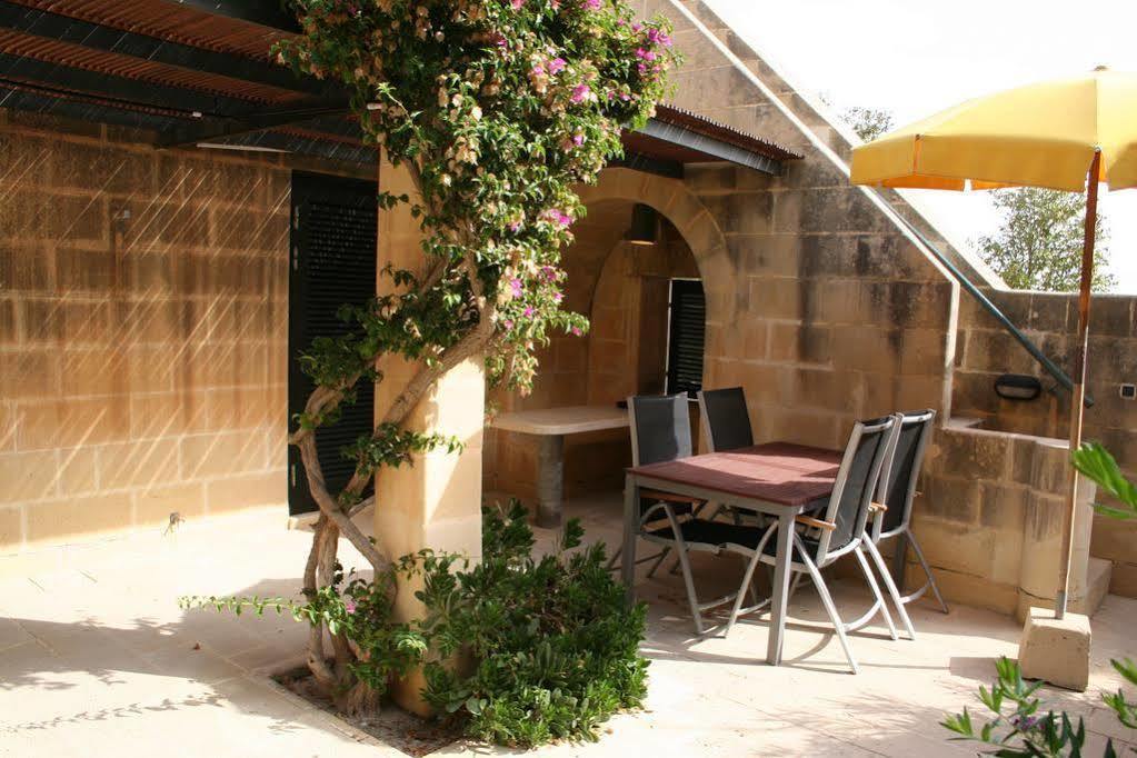 Mellieha Holiday Centre Екстериор снимка