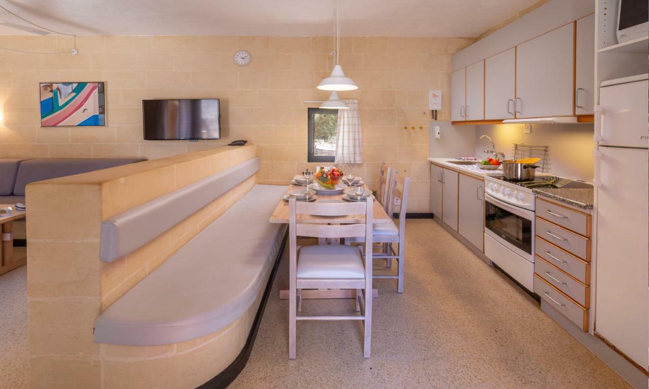Mellieha Holiday Centre Екстериор снимка