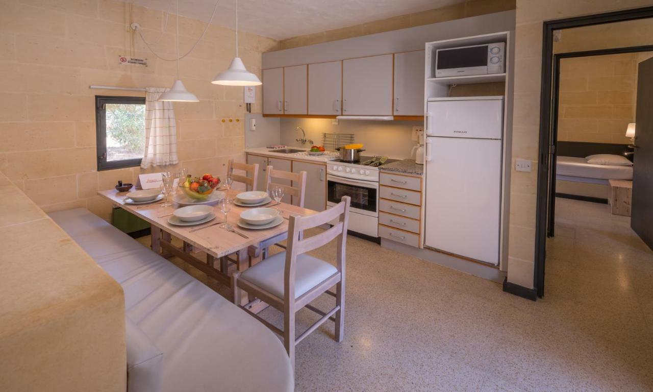 Mellieha Holiday Centre Екстериор снимка